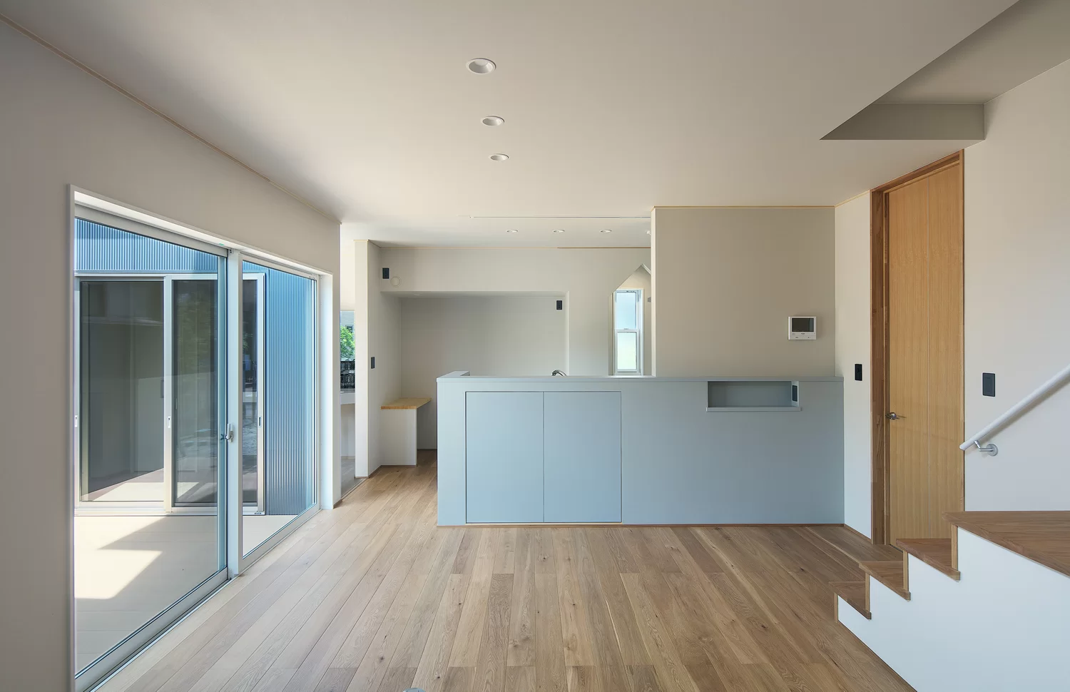 オーク×優しいブルーでナチュラルシンプルなLDK